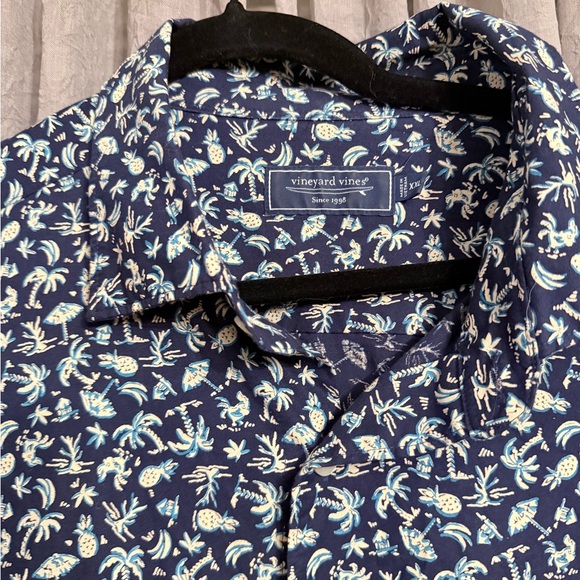 Vineyard Vines Blue White Patterned pineapple palm tree size 2x mint cond - Picture 5 of 6